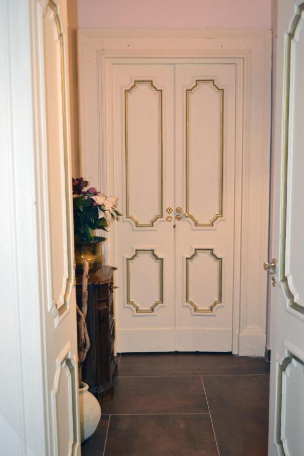 Questo Rinascimento Casa Newman Neapel Exteriör bild